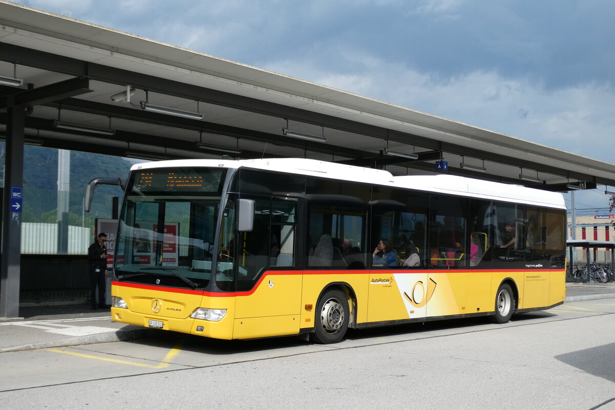 (280'311) - TpM, Mesocco . Nr. 2/GR 108'002/PID 5533 - Mercedes am 13. September 2025 beim Bahnhof Castione-Arbedo