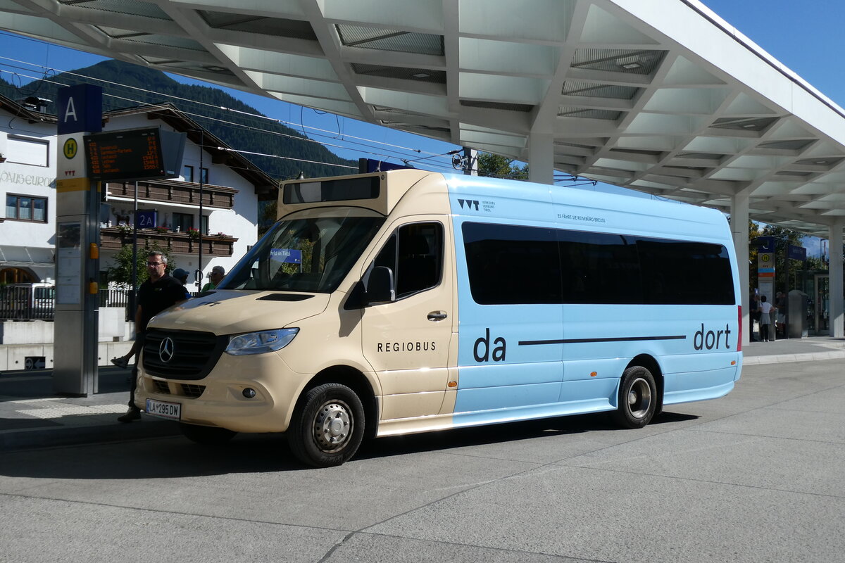 (280'629) - Breuss, Rankweil - LA 295 DW - Mercedes am 20. September 2025 beim Bahnhof Seefeld