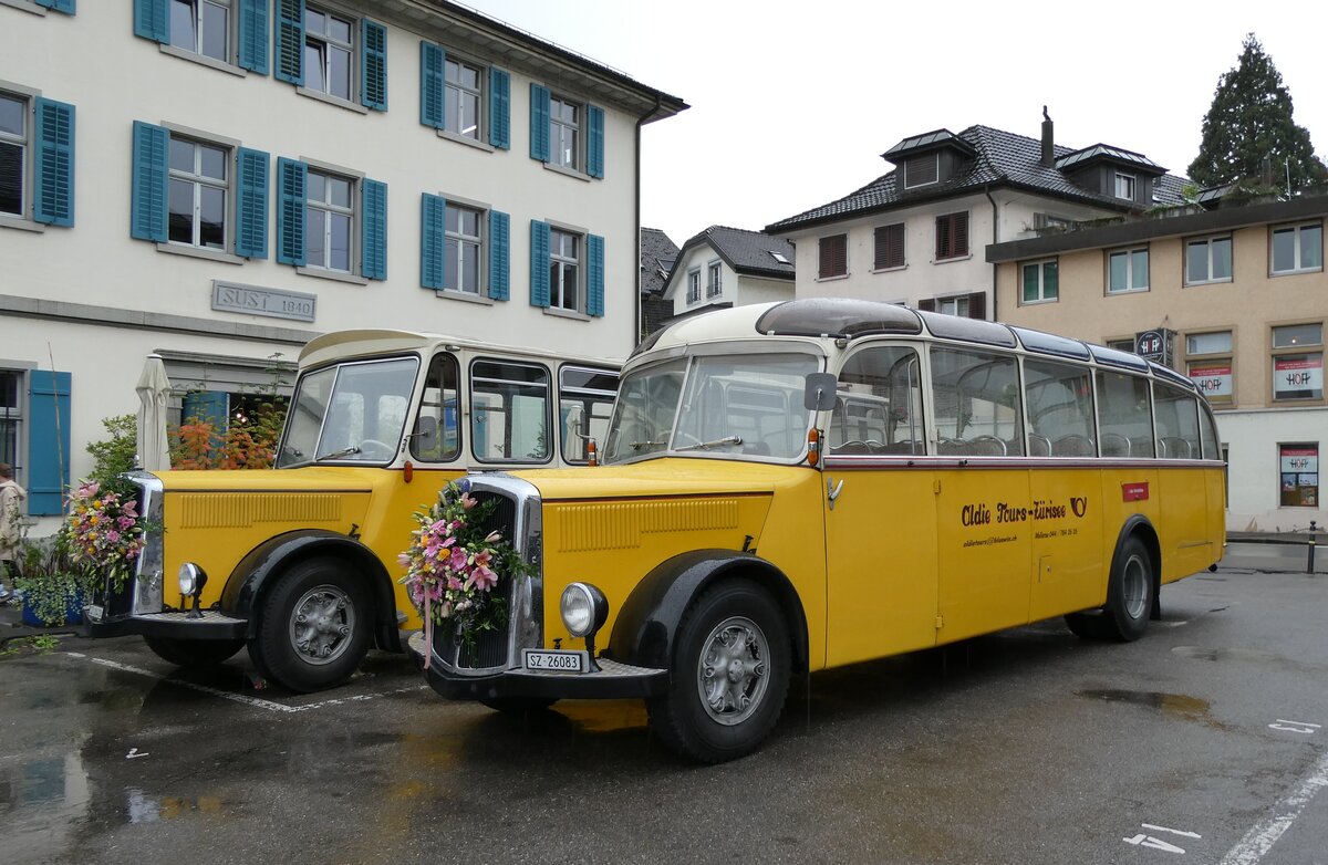 (280'683) - Oldie-Tours Z�risee, Wollerau - Nr. 1/SZ 26'083 - Saurer/R&J am 27. September 2025 beim Bahnhof W�denswil