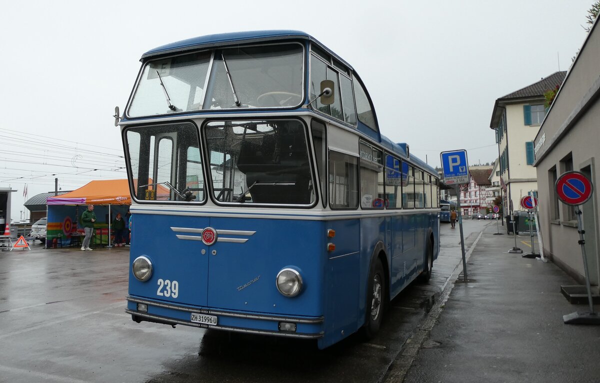(280'704) - VBZ Z�rich (FBW-Club) - Nr. 239/ZH 31'996 U - FBW/T�scher Hochlenker (ex Kamm, Schlieren; ex VBZ Z�rich Nr. 239; ex VBZ Z�rich Nr. 219) am 27. September 2025 beim Bahnhof W�denswil