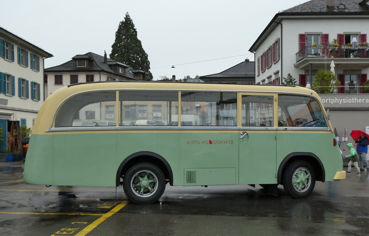 (280'731) - AAGS Schwyz - Nr. 1/SZ 5171 - Saurer/Geser (ex Nr. 9; ex Nr. 17; ex Nr. 9; ex Nr. 1) am 27. September 2025 beim Bahnhof W�denswil