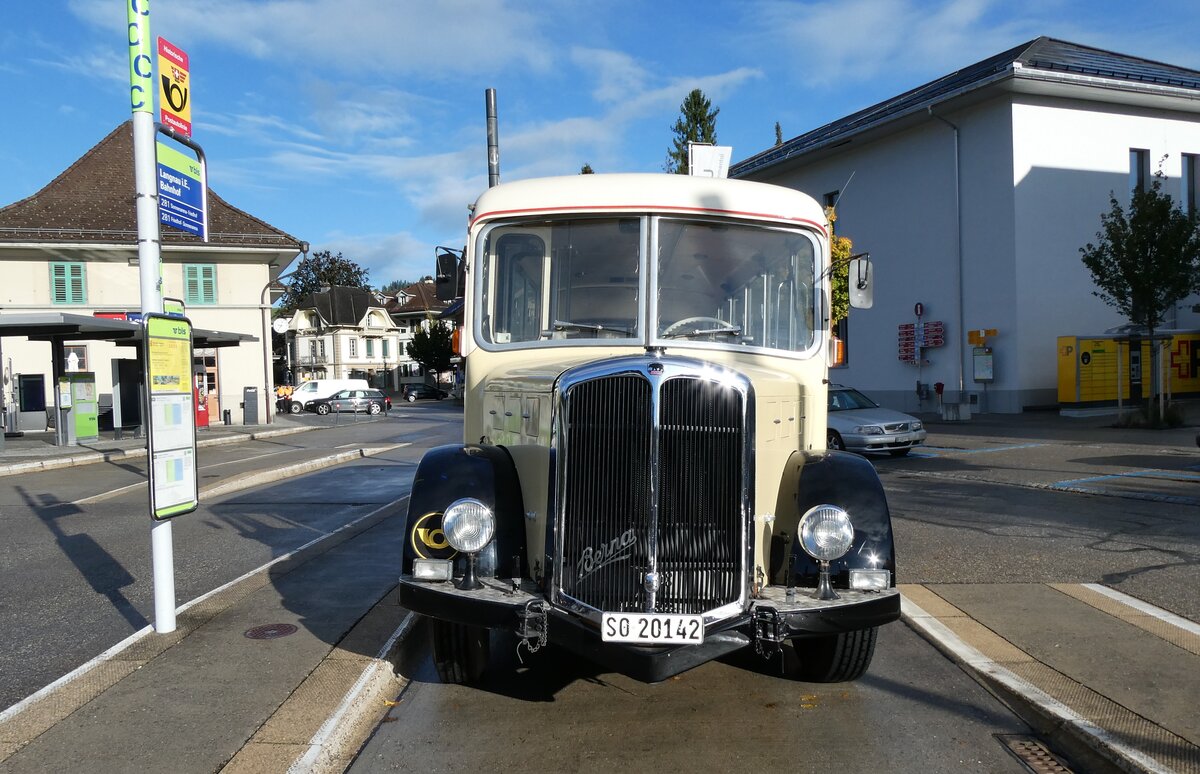 (280'992) - Steiner, Messen - SO 20'142 - Berna/Hess (ex B�rtschi, Biberen) am 5. Oktober 2025 beim Bahnhof Langnau