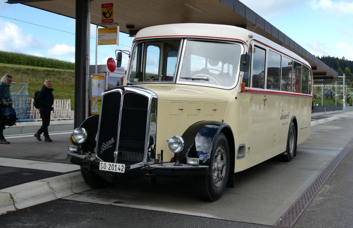 (281'009) - Steiner, Messen - SO 20'142 - Berna/Hess (ex B�rtschi, Biberen) am 5. Oktober 2025 beim Bahnhof Biglen