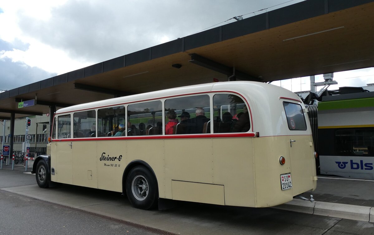 (281'011) - Steiner, Messen - SO 20'142 - Berna/Hess (ex B�rtschi, Biberen) am 5. Oktober 2025 beim Bahnhof Biglen