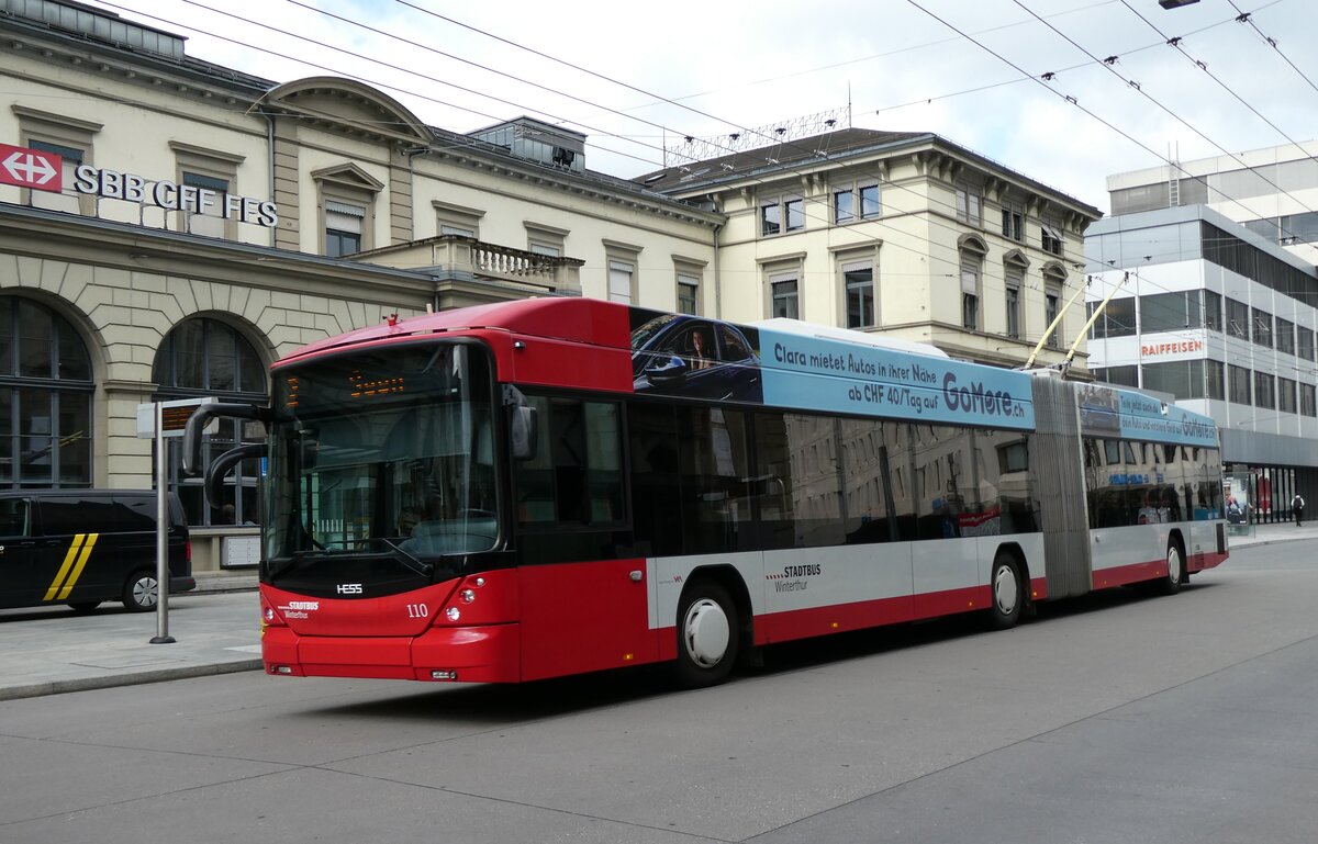 (281'154) - SW Winterthur - Nr. 110 - Hess/Hess Gelenktrolleybus am 10. Oktober 2025 beim Hauptbahnhof Winterthur