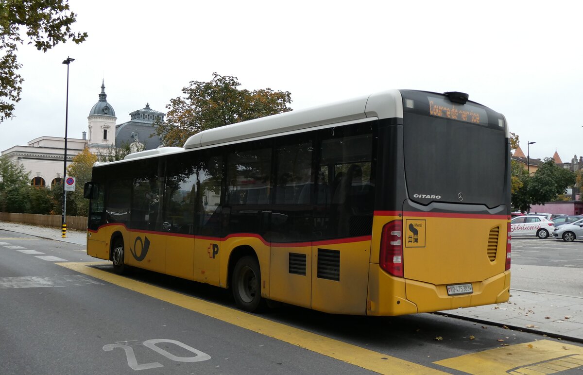 (281'209) - CarPostal Ouest - VD 475'383/PID 10'528 - Mercedes (ex TPB, S�deilles) am 11. Oktober 2025 beim Bahnhof Yverdon