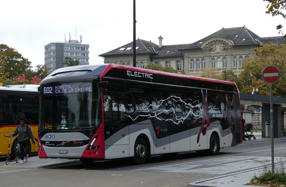 (281'268) - TRAVYS Yverdon - Nr. 162/VD 489'144 - eVolvo am 11. Oktober 2025 beim Bahnhof Yverdon