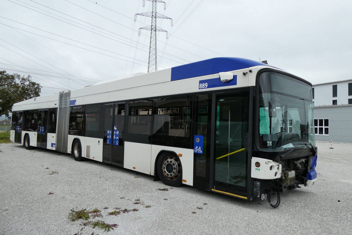 (281'277) - TL Lausanne - Nr. 889 - Hess/Hess Gelenktrolleybus am 11. Oktober 2025 in Kerzers, Murtenstrasse