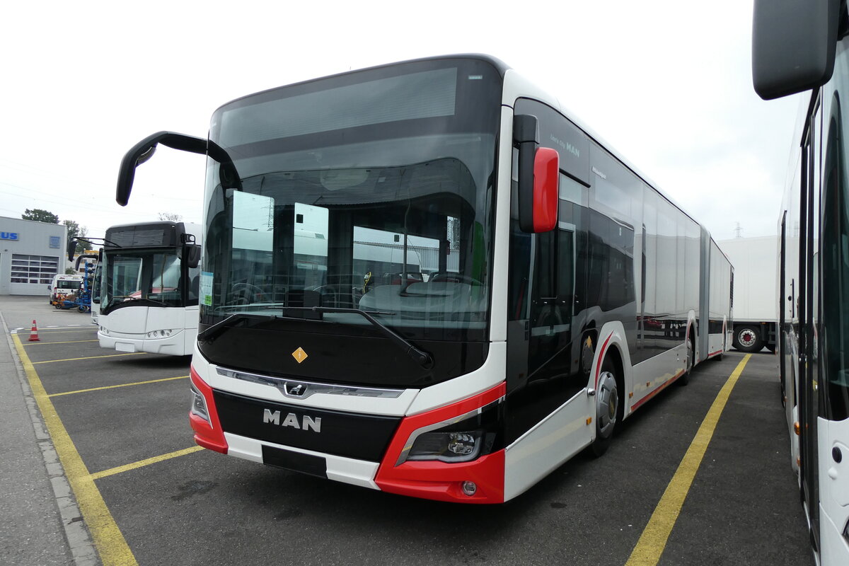 (281'294) - AAGS Schwyz - (M 298) - MAN am 11. Oktober 2025 in Kerzers, Interbus