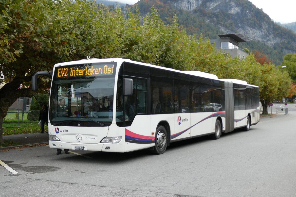 (281'527) - PostAuto Nordschweiz - AG 391'755/PID 5202 - Mercedes (ex Steffen, Remetschwil Nr. 61) am 16. Oktober 2025 beim Bahnhof Meiringen