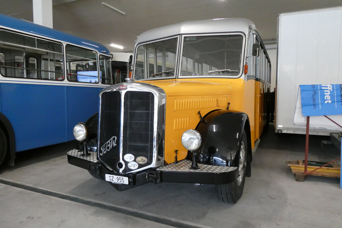 (281'580) - R�llin, Hirzel - SZ 955 - FBW/T�scher (ex Egger, Grafenried; ex P 24'586; ex P 1414) am 18. Oktober 2025 in N�fels, FBW-Museum