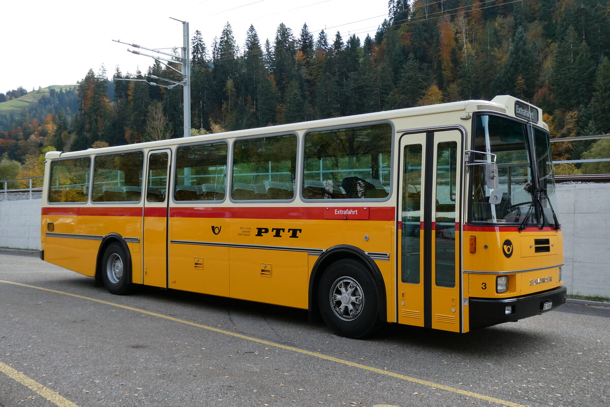 (281'686) - Kolb, Grasswil - Nr. 3/BE 93'915 - Saurer/R&J (ex Schmocker, Stechelberg Nr. 3/PID 2409; ex Schmocker, Stechelberg Nr. 1; ex Gertsch, Stechelberg Nr. 1) am 19. Oktober 2025 in Trubschachen, Kambly