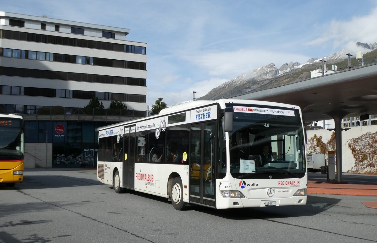 (281'707) - Knecht, Windisch - Nr. 455/AG 6831 - Mercedes am 21. Oktober 2025 beim Bahnhof Visp 
