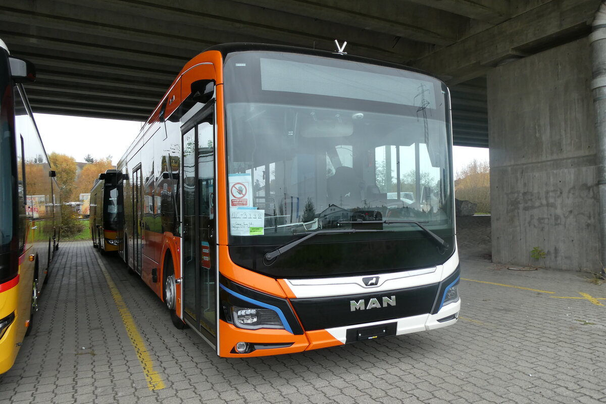 (281'984) - Gen�ve-Tours, Gen�ve - (3Y98) - eMAN am 1. November 2025 in Kerzers, Murtenstrasse