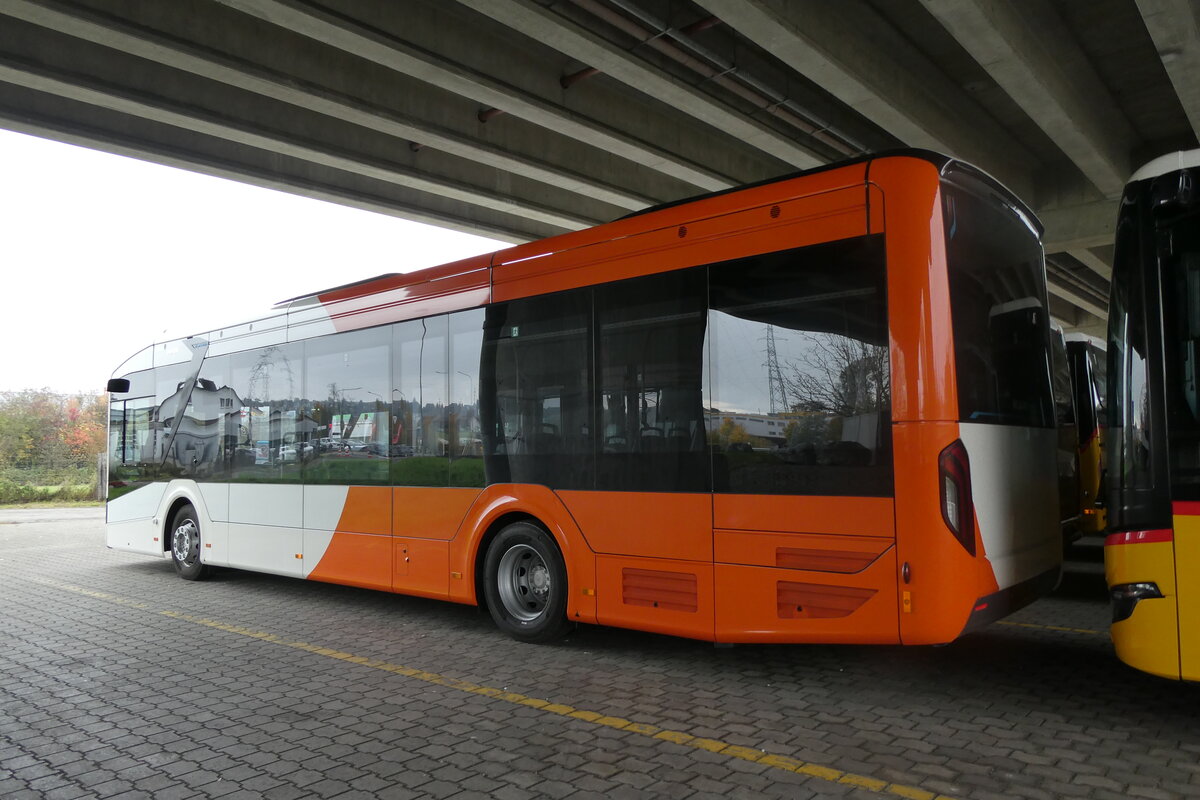 (281'986) - Gen�ve-Tours, Gen�ve  (3Y98) - eMAN am 1. November 2025 in Kerzers, Murtenstrasse