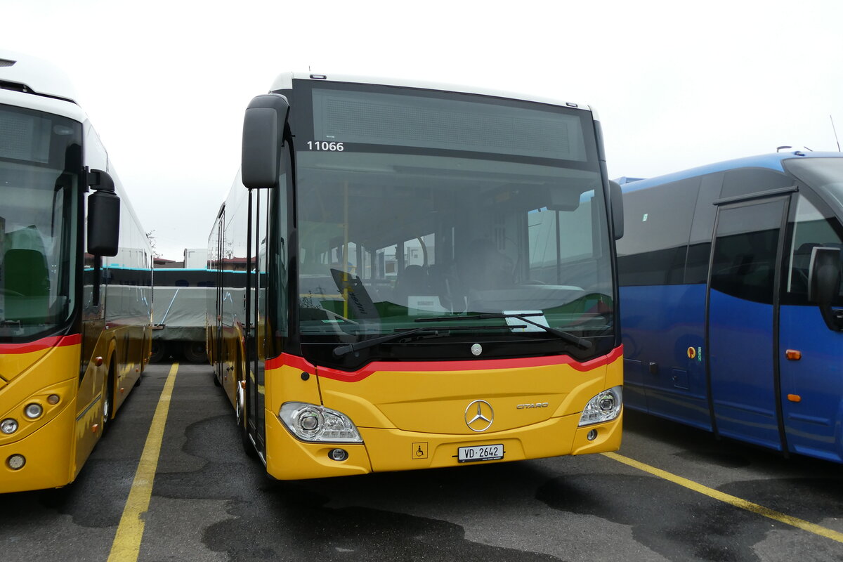 (281'989) - CarPostal Ouest - Nr. 303/VD 2642/PID 11'066 - Mercedes (ex Faucherre, Moudon Nr. 303) am 1. November 2025 in Kerzers, Interbus
