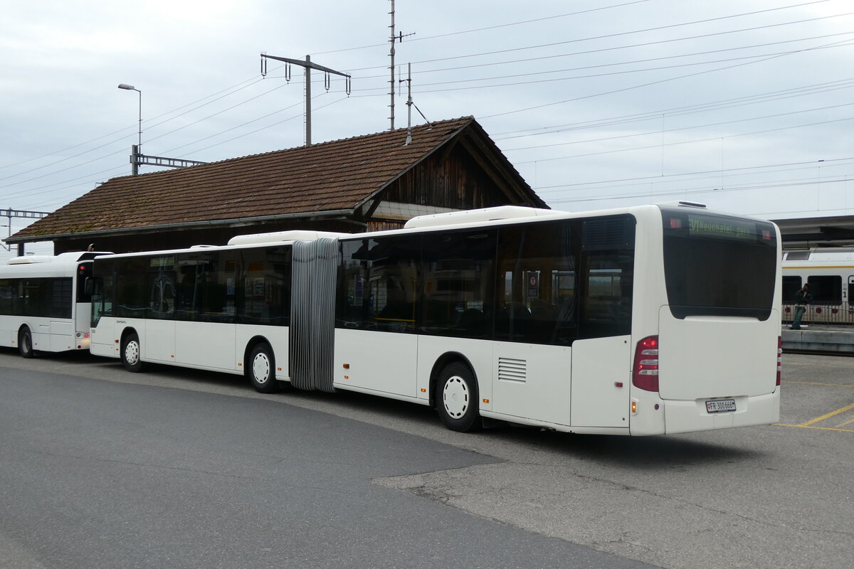 (282'038) - Intertours, Domdidier - Nr. 666/FR 300'666 - Mercedes (ex STI Thun Nr. 136) am 1. November 2025 beim Bahnhof Ins