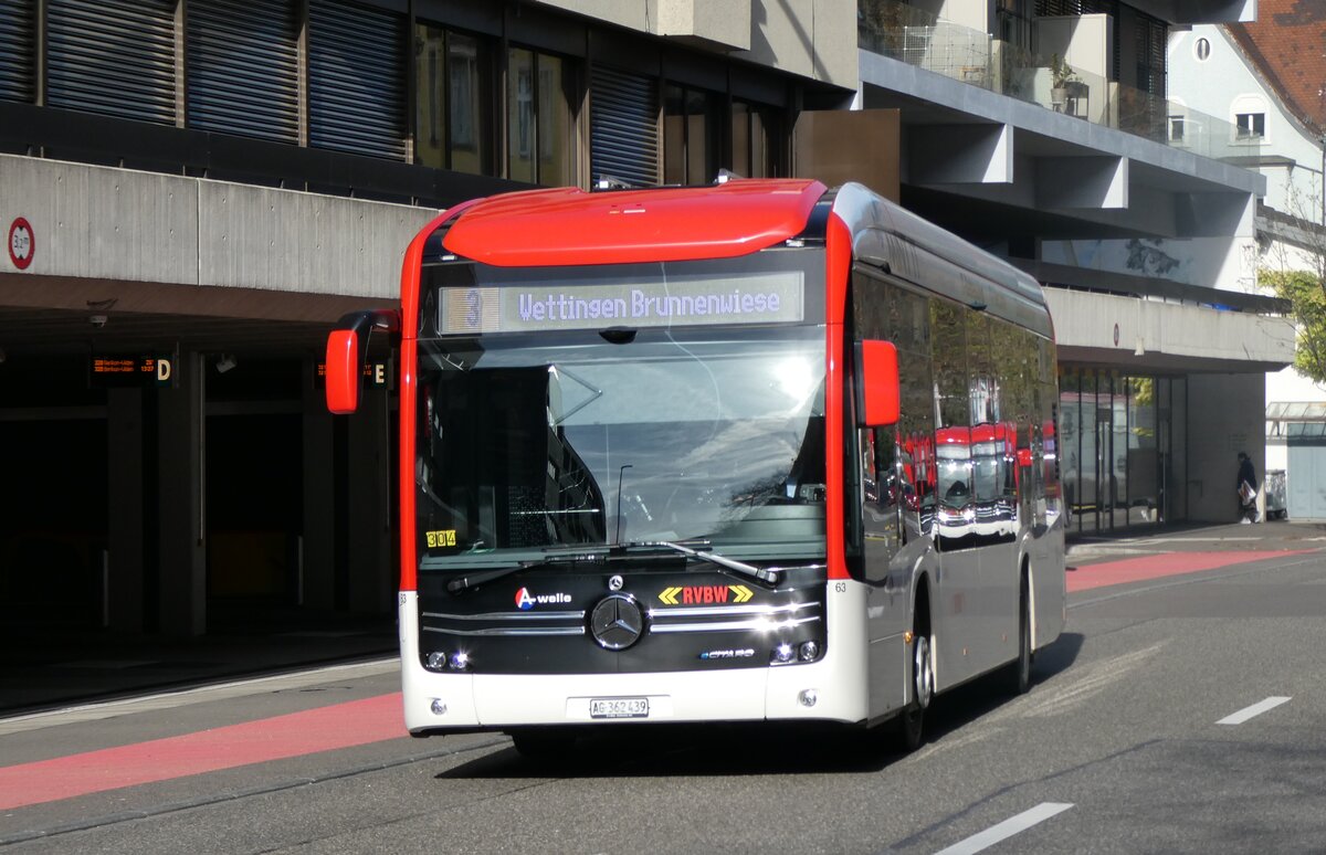 (282'288) - RVBW Wettingen - Nr. 63/AG 362'439 - eMercedes am 11. November 2025 in Baden, Postautostation