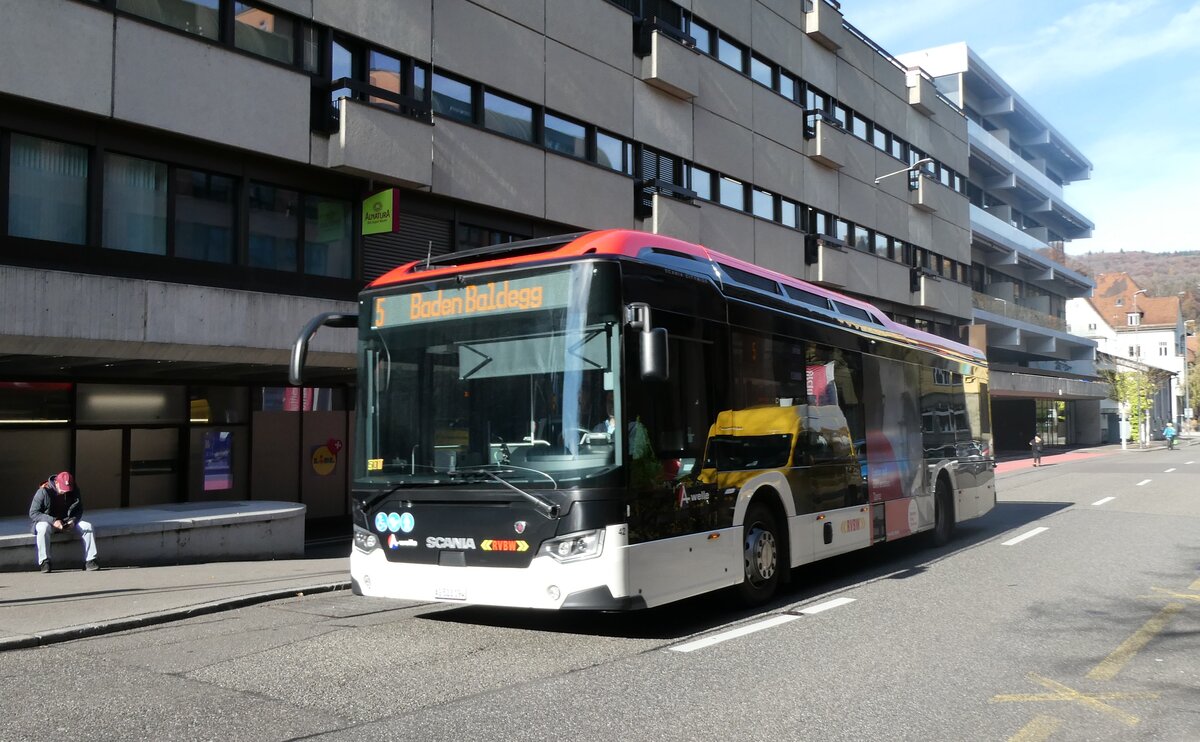 (282'315) - RVBW Wettingen - Nr. 42/AG 523'194 - eScania am 11. November 2025 in Baden, Postautostation