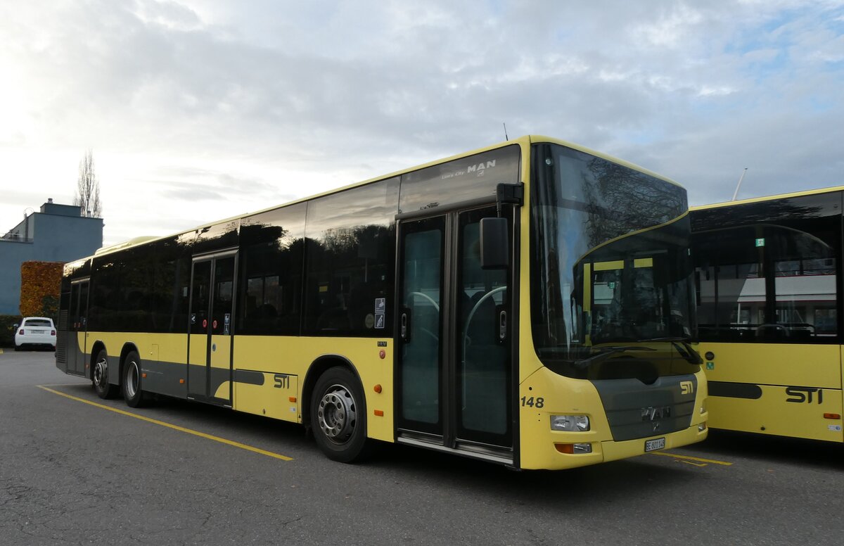 (282'401) - STI Thun - Nr. 148/BE 801'148 - MAN am 15. November 2025 bei der Schiffl�nmdte Thun