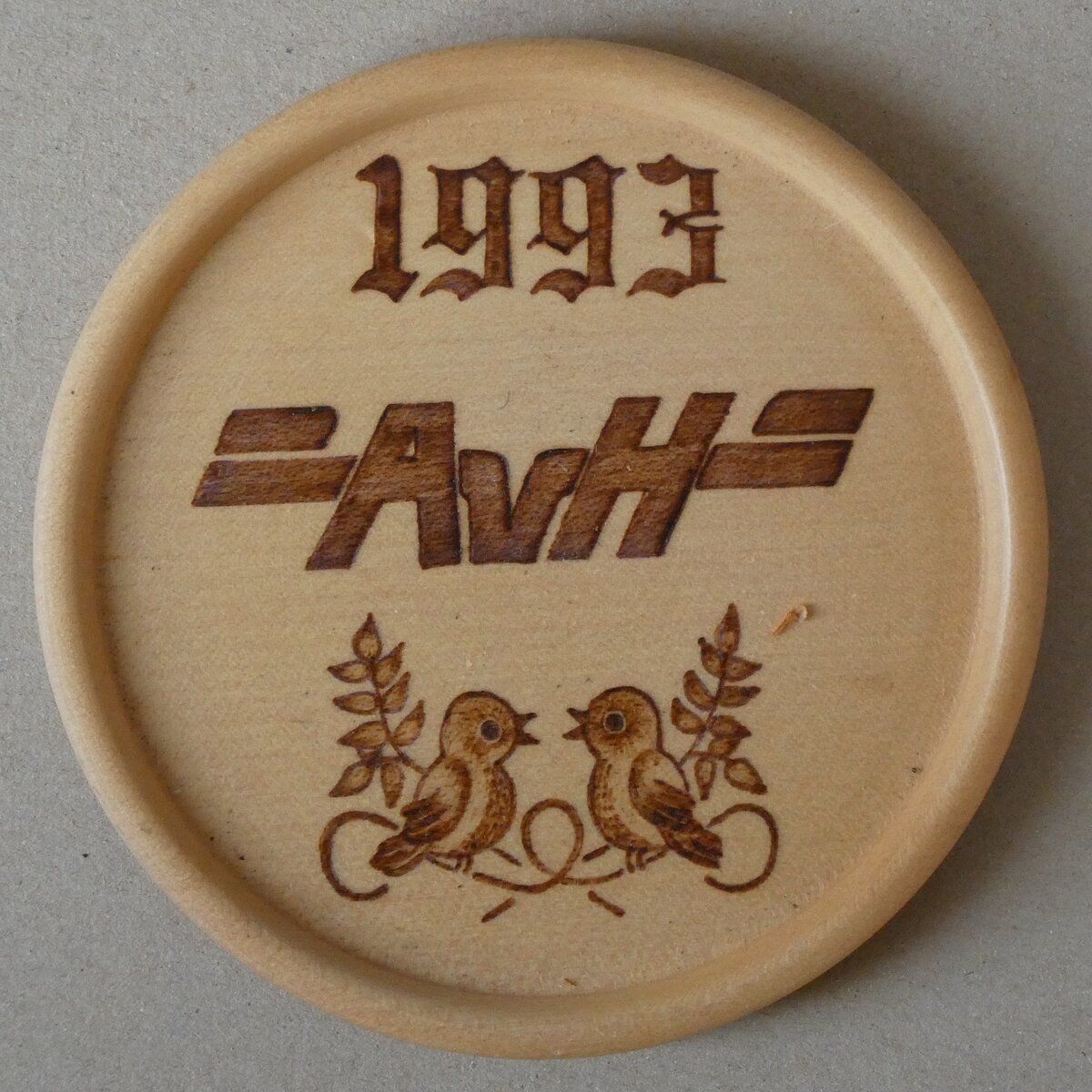 (282'492) - AvH-Holztellerchen von 1993 am 19. November 2025 in Thun