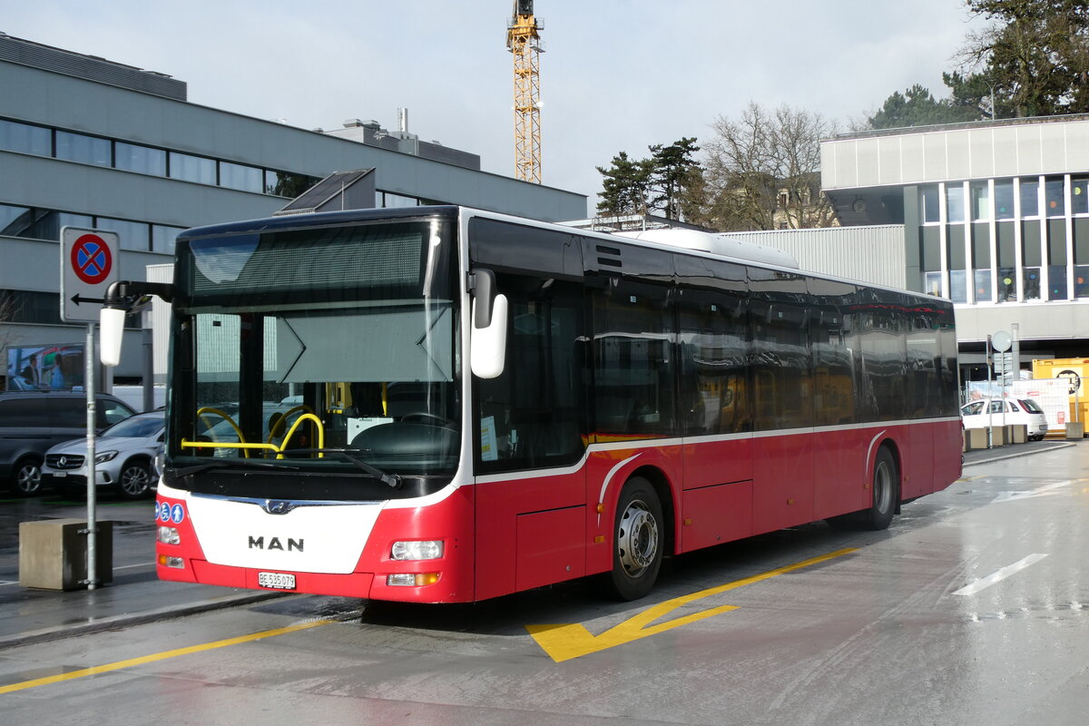 (282'584) - PostAuto Bern - BE 535'079/PID 12'335 - MAN (ex BE 489'253; ex Dr. Richard, A-Wien Nr. 1421) am 25. November 2025 in Bern, Postautostation