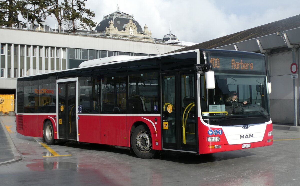 (282'585) - PostAuto Bern - BE 535'079/PID 12'335 - MAN (ex BE 489'253; ex Dr. Richard, A-Wien Nr. 1421) am 25. November 2025 in Bern, Postautostation