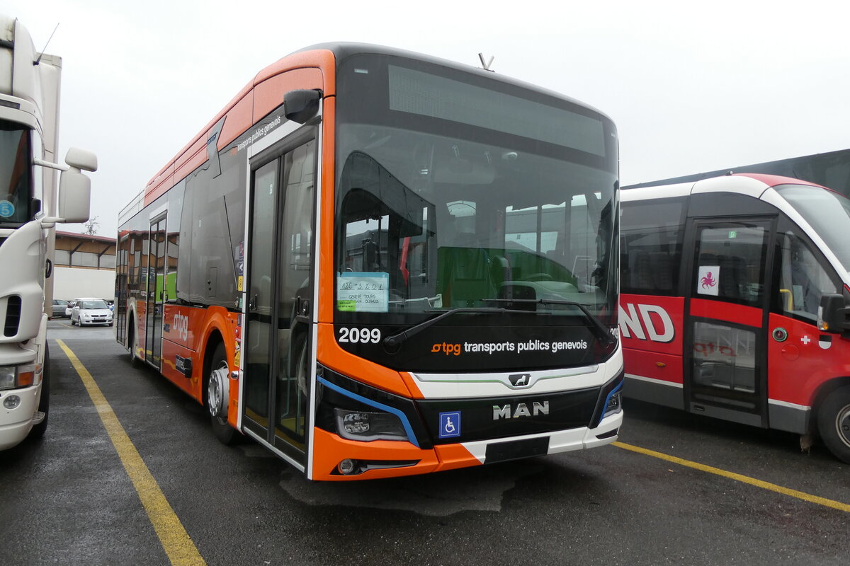 (282'843) - Gen�ve-Tours, Gen�ve - Nr. 2099 - eMAN am 6. Dezember 2025 in Kerzers, Interbus