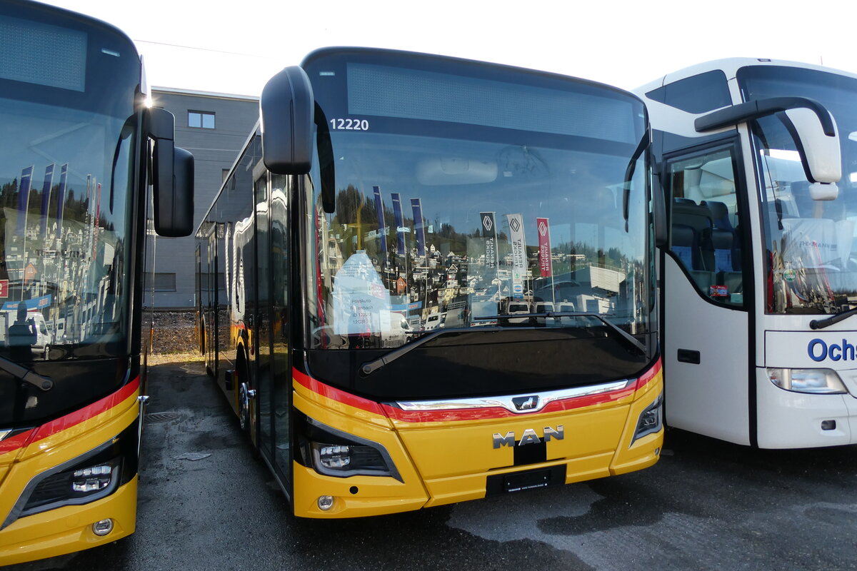 (283'106) - PostAuto Ostschweiz - PID 12'220 - MAN am 12. Dezember 2025 in Schmerikon, Thomann