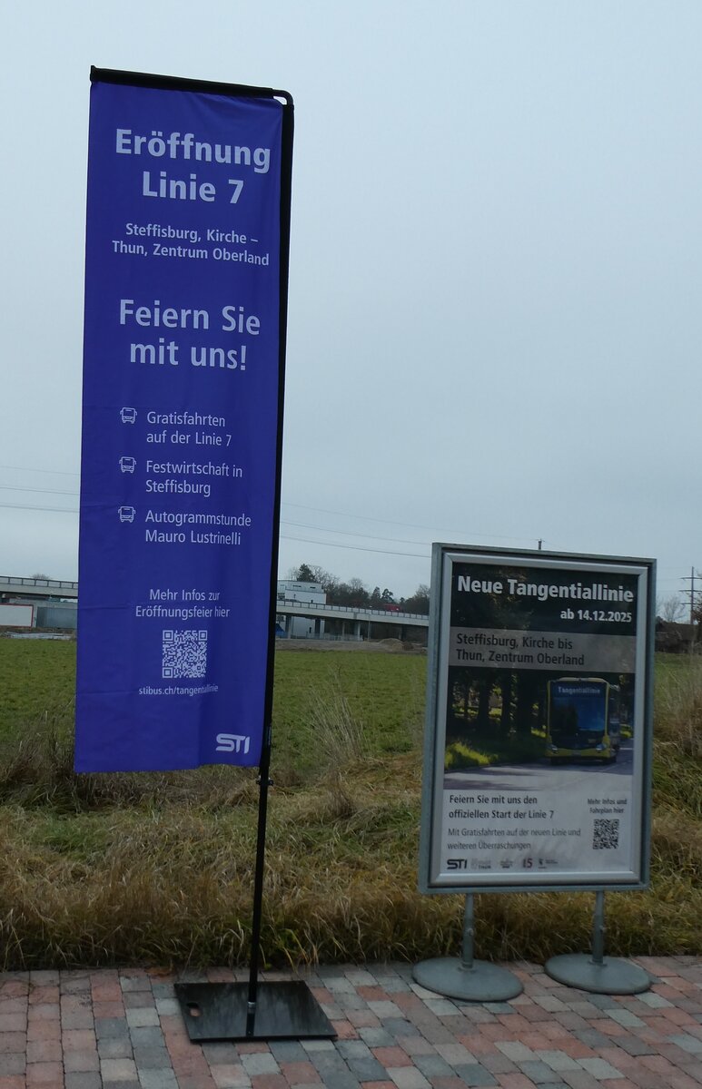 (283'174) - Werbung zur Er�ffnung der Linie 7 am 14. Dezember 2025 beim Bahnhof Steffisburg