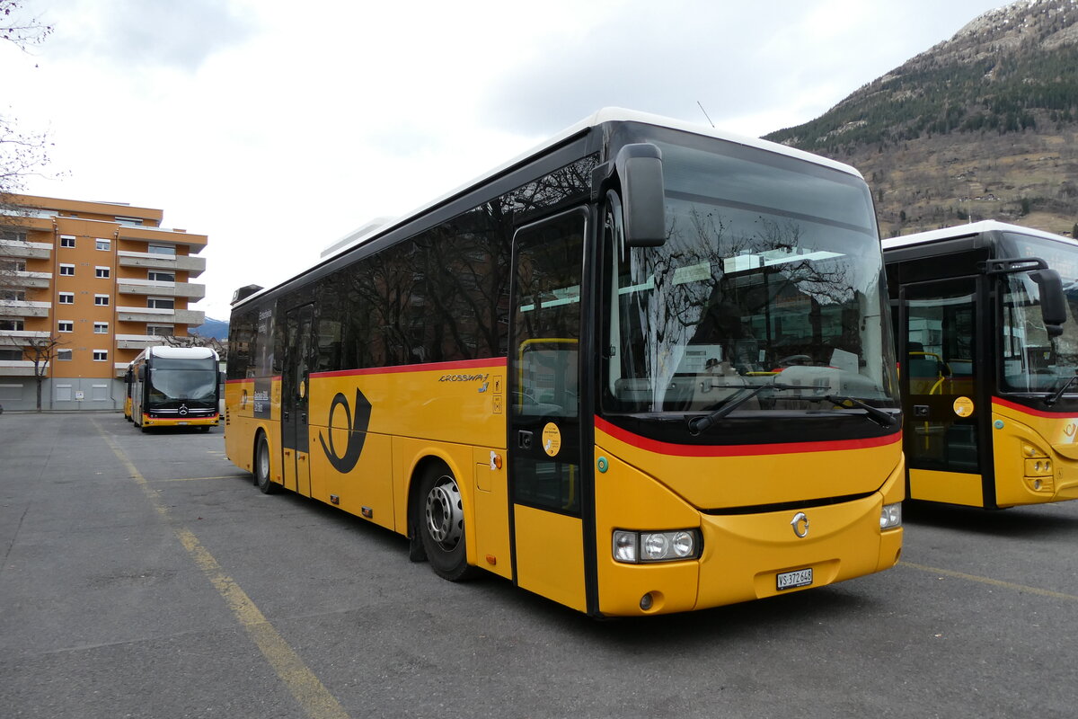 (283'443) - PostAuto Wallis - VS 372'648/PID 5171 - Irisbus am 23. Dezember 2025 in Brig, Garage