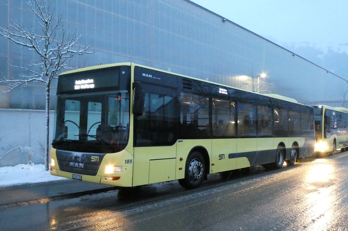 (283'785) - STI Thun - Nr. 189/BE 804'189 - MAN am 10. Januar 2026 beim Bahnhof Frutigen