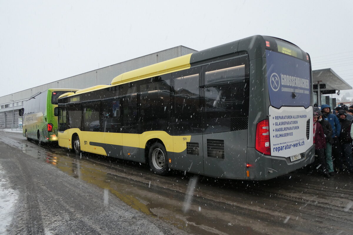 (283'846) - STI Thun - Nr. 157/BE 752'157 - Mercedes am 10. Januar 2026 beim Bahnhof Frutigen