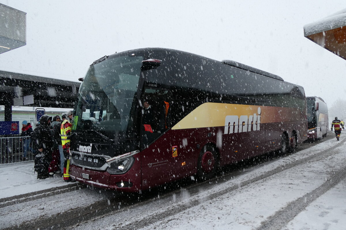 (283'869) - Marti, Kallnach - Nr. 19/BE 572'219 - Setra am 10. Januar 2026 beim Bahnhof Frutigen