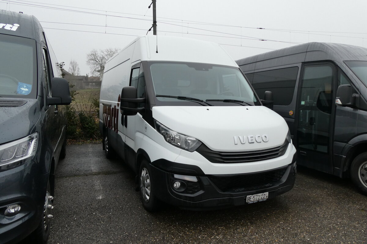 (284'727) - Marti, Kallnach - Nr. 120/BE 572'224 - Iveco am 7. Februar 2026 in Kallnach, Car-Terminal