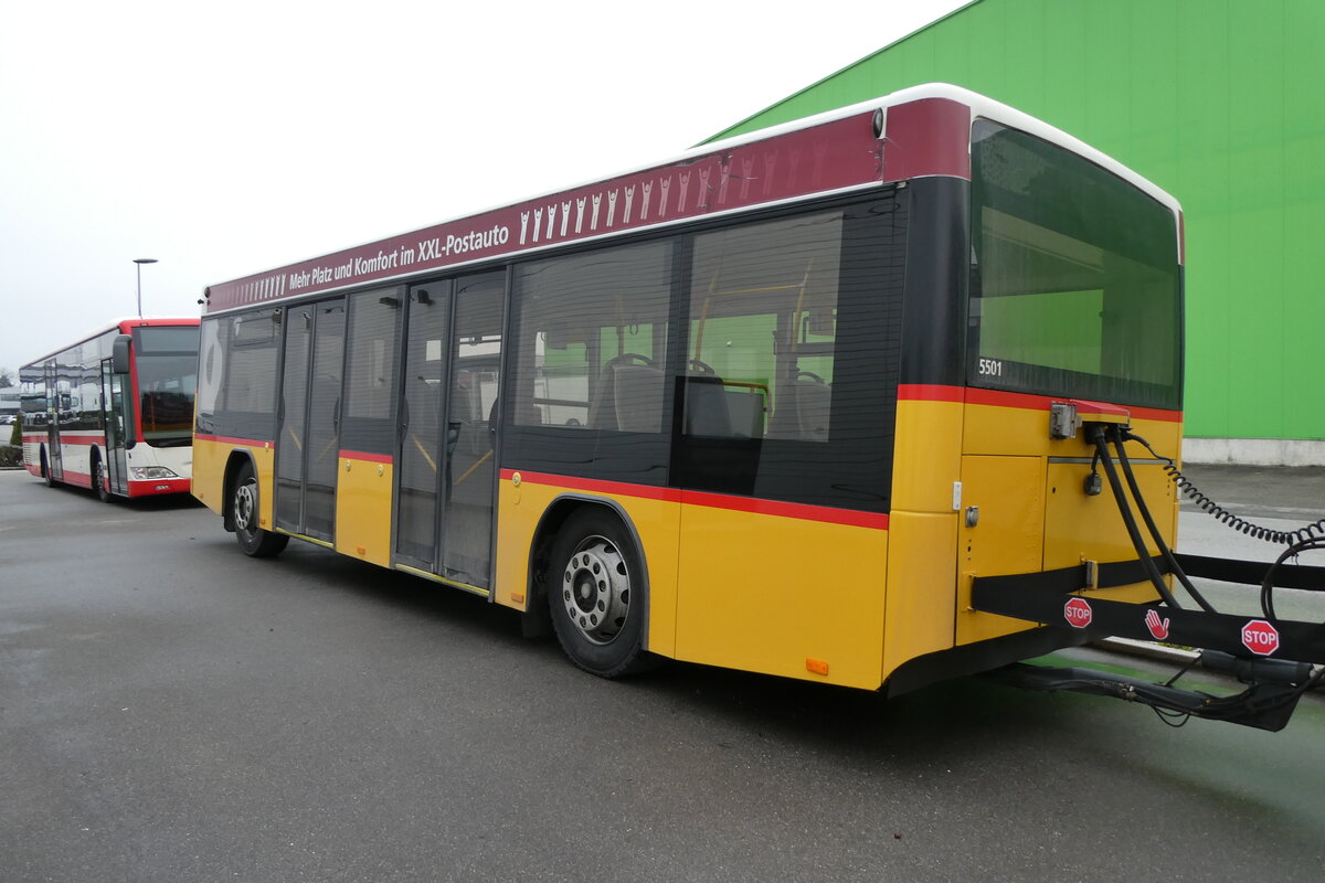 (284'743) - PostAuto Bern - BE 193'594/PID 5501 - Lanz Marti/Hess Personenanh�nger (ex Klopfstein, Laupen) am 7. Februar 2026 in Kerzers, Interbus