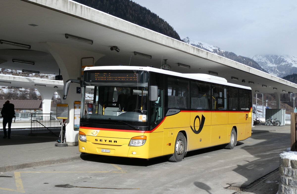 (284'786) - Terretaz, Zernez - GR 60'110/PID 10'229 - Setra am 10. Februar 2026 beim Bahnhof Zernez