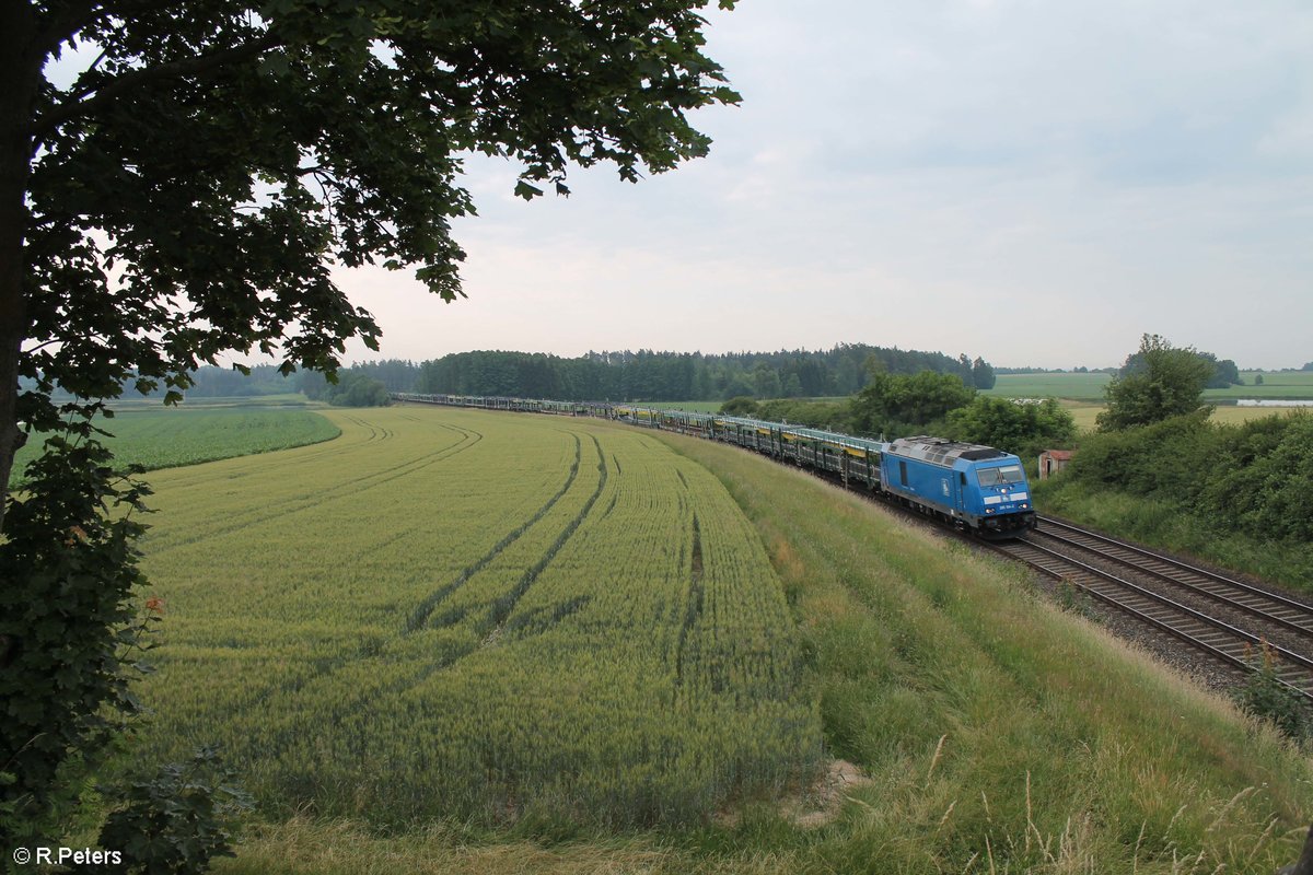 285 104 zieht den leeren Autozug von München Milbertshofen nach Glauchau bei Oberteich. 16.06.18