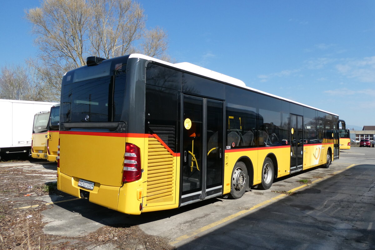 (285'609) - CarPostal Ouest - VD 617'055/PID 5220 - Mercedes (ex PostAuto Ostschweiz; ex PostAuto Ostschweiz Nr. 8) am 21. M�rz 2026 in Yverdon, Garage