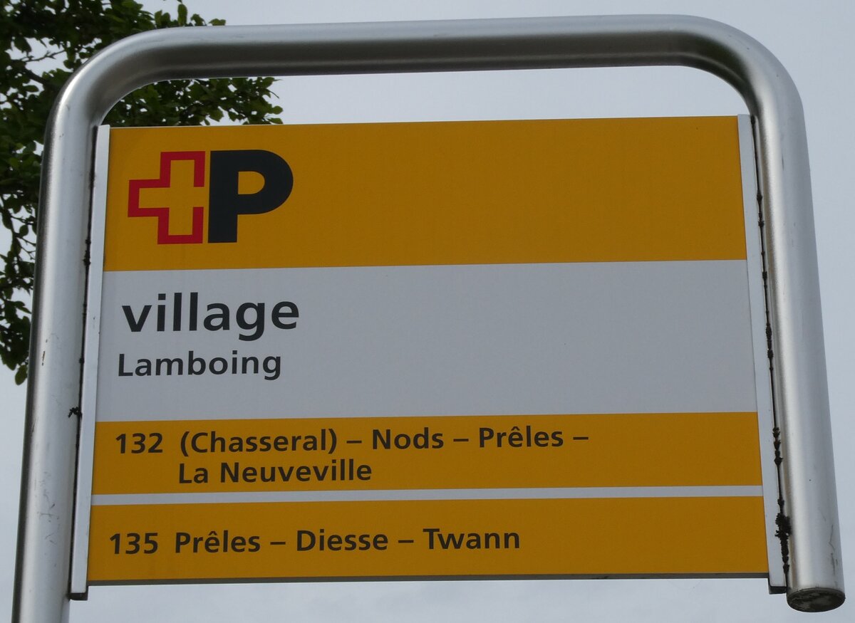 (286'472) - +P-Haltestellenschild - Lamboing, village - am 28. April 2026