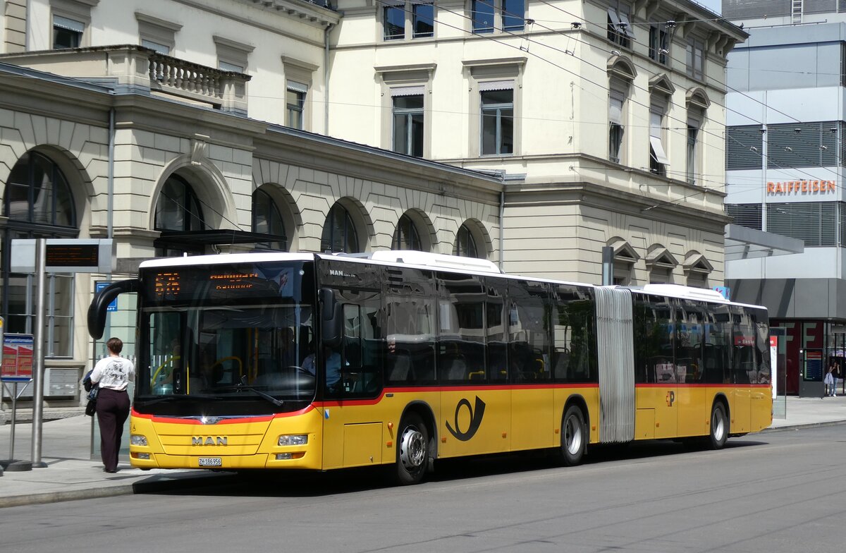 (286'673) - Moser, Flaach - Nr. 293/ZH 186'956/PID 10'109 - MAN am 2. Mai 2026 beim Hauptbahnhof Winterthur