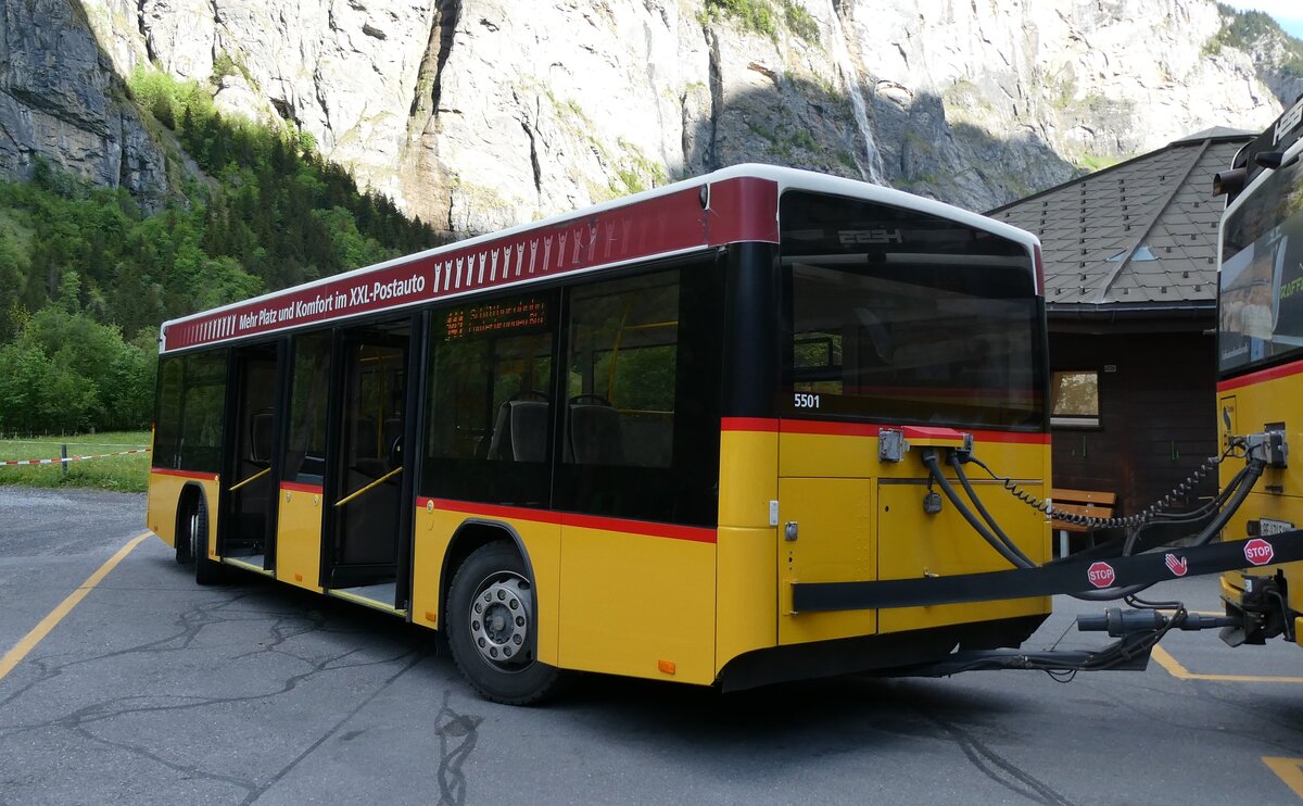 (286'932) - PostAuto Bern - BE 193'594/PID 5501 - Lanz+Marti/Hess Personenanh�nger (ex Klopfstein, Laupen) am 13. Mai 2026 in Stechelberg, Hotel