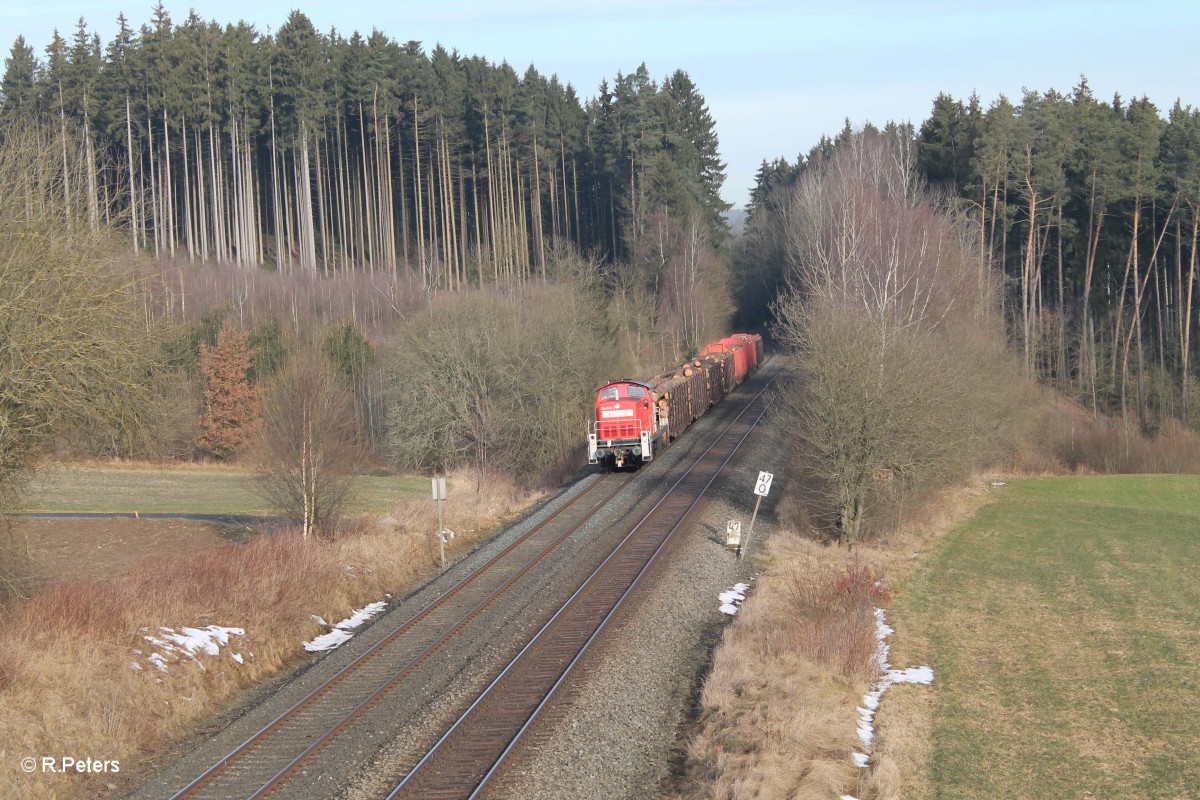 294 647-3 mit der Holzübergabe 56984 NMR - NWU kurz hinter Marktredwitz. 08.03.15