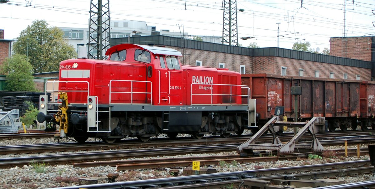294 835-4 mit Eaos Hochbordwagen in Ulm am 06.09.2007.