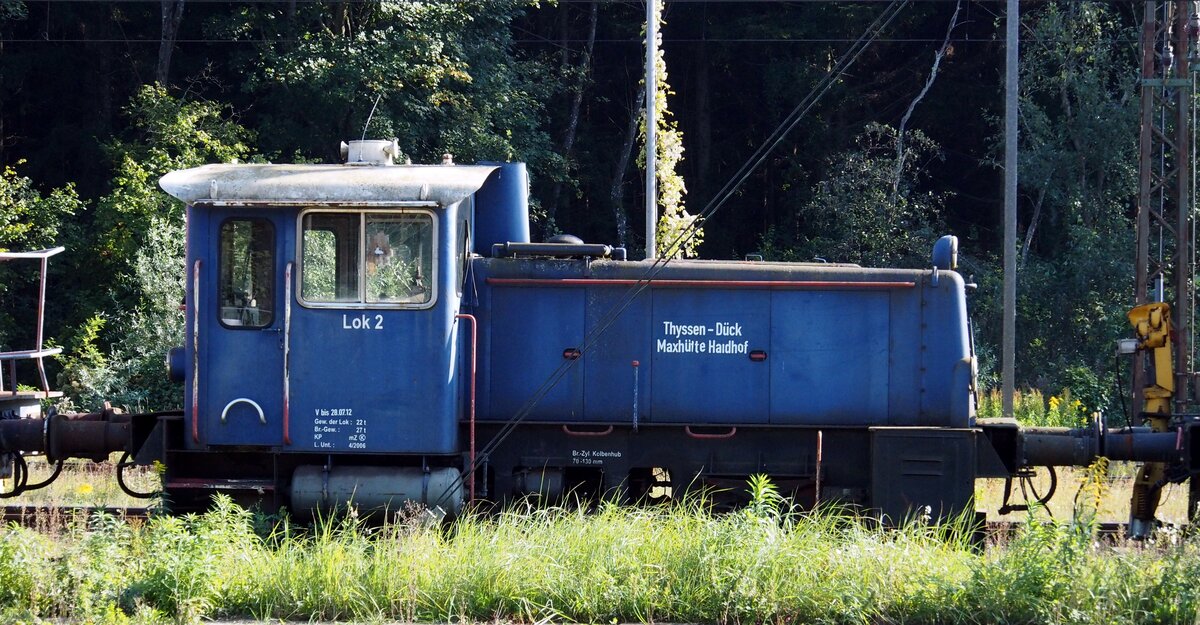 332 071-0 Köf III (bzw. ex Köf 11 071)von Gmeinder Fabrik Nr. 5312 Baujahr 1964, zuletzt Lok 2 bei Thyssen-Dück Maxhütte Haidhof in Neu-Offingen am 09.10.2021.