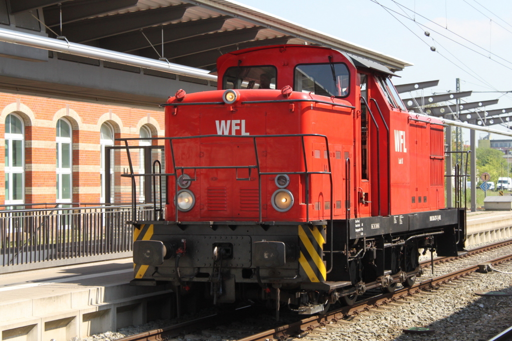 346 727-1(WFL Lok 8)als berfhrung nach Rostock-Bramow bei der Durchfahrt im Rostocker Hbf.19.05.2017