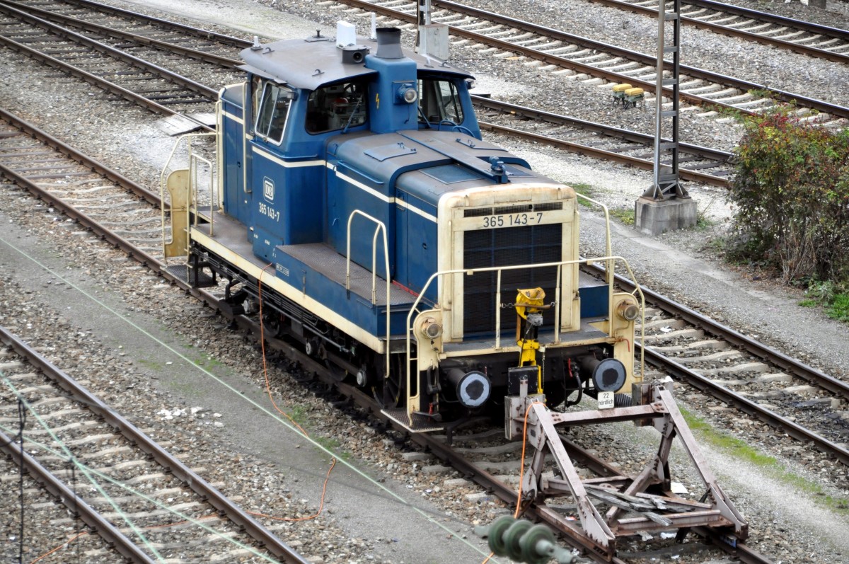 365 143-7 in Ulm am 15.10.2010.