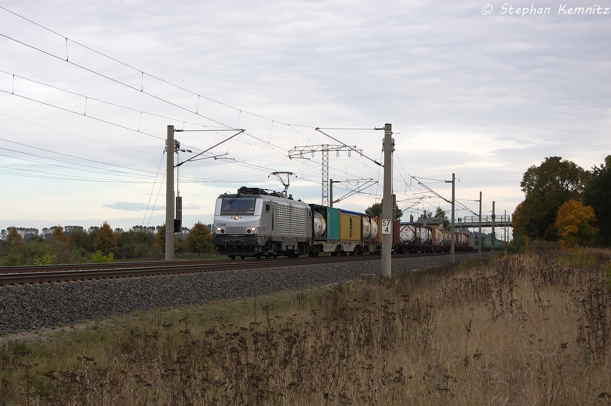 37028 akiem fr evtl. ITL - Eisenbahngesellschaft mbH mit einem Containerzug in Vietznitz und fuhr in Richtung Wittenberge weiter. 14.10.2013