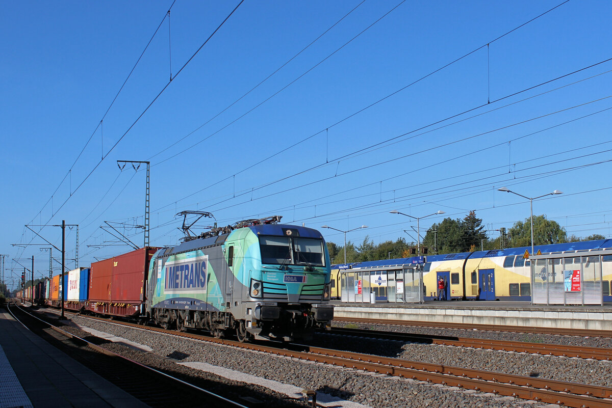 383 413-2 Metrans auf den Weg nach Hamburg. Rotenburg (Wümme), 07.10.2022.