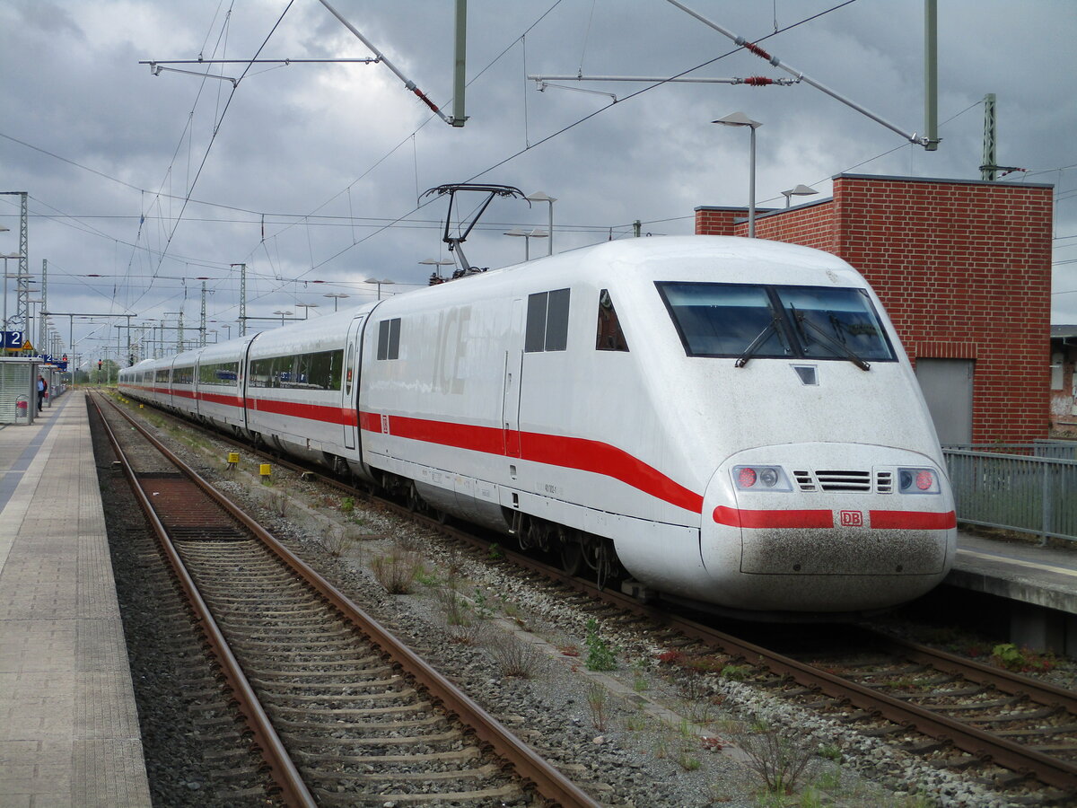 401 002,nach Berlin Südkreuz,am 21.Mai 2022,in Bergen/Rügen.